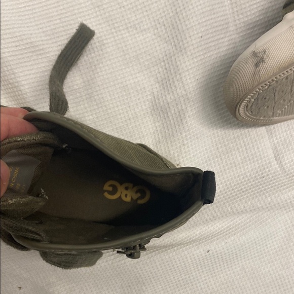 G by Guess Green and White Sneakers for Everyday Style - Picture 5 of 6